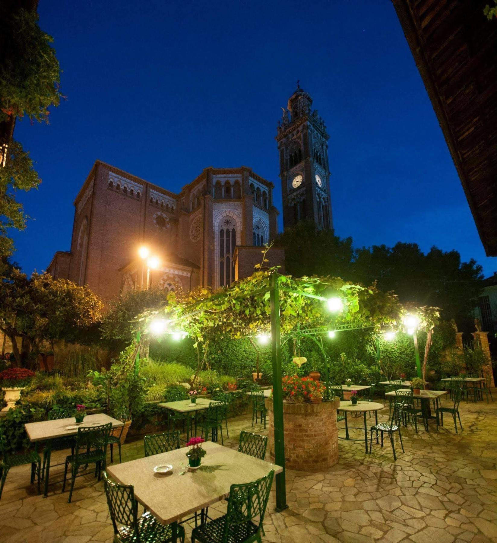 Felicin - Ristorante Albergo "Dimora Storica" Монфорте-д'Альба Экстерьер фото